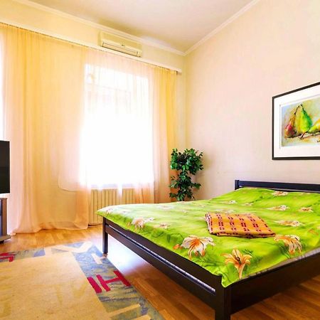 Large Apartment In The Center Dniepropietrowsk Zewnętrze zdjęcie