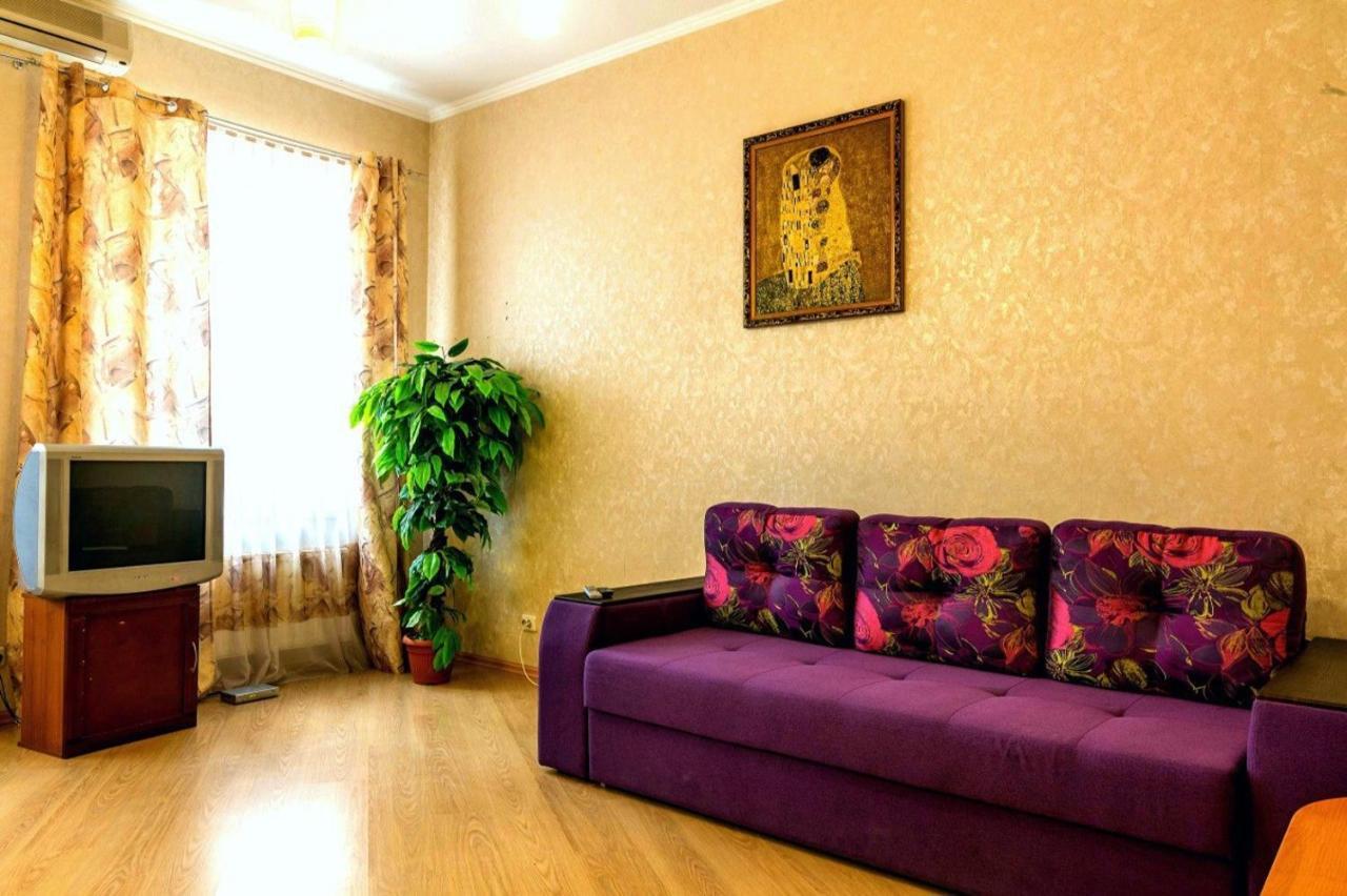 Large Apartment In The Center Dniepropietrowsk Zewnętrze zdjęcie