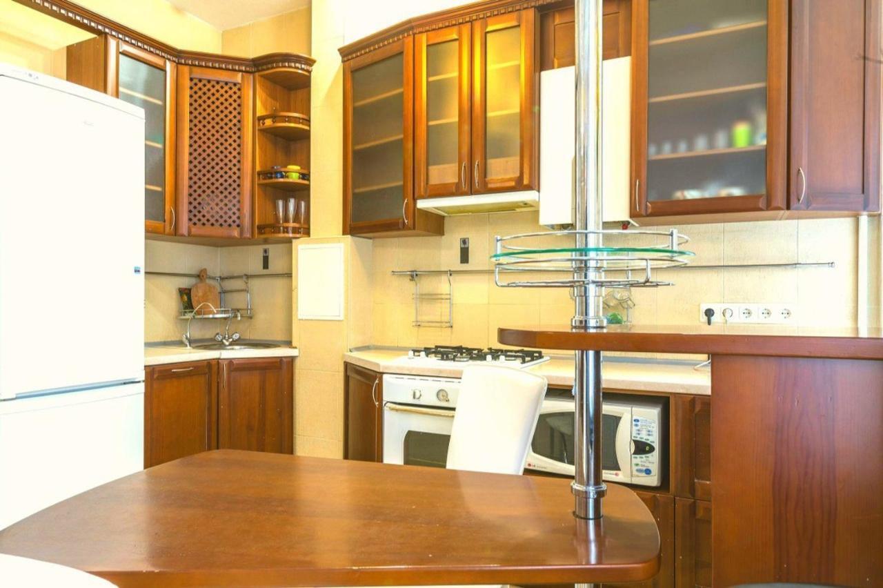 Large Apartment In The Center Dniepropietrowsk Zewnętrze zdjęcie