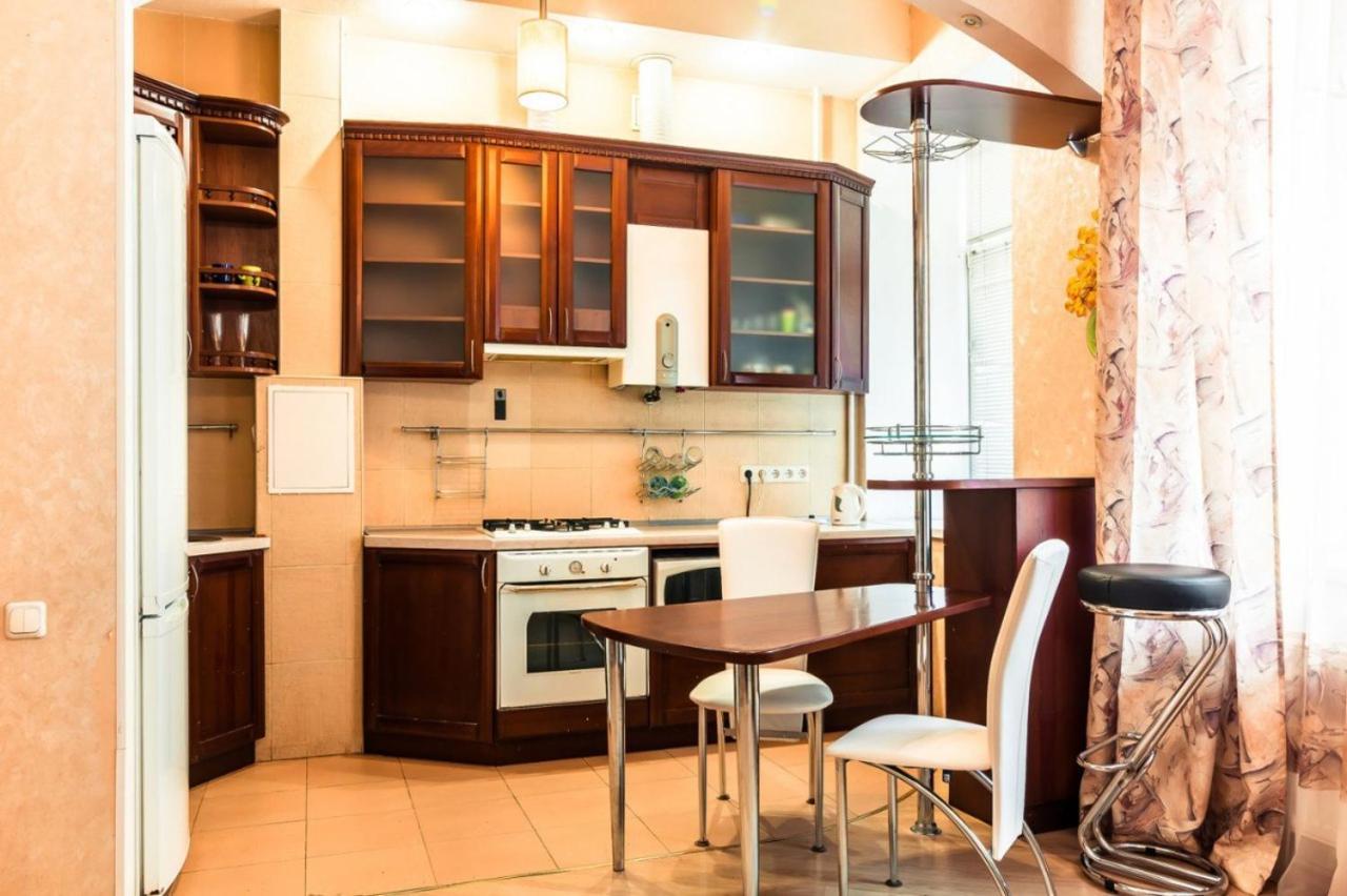 Large Apartment In The Center Dniepropietrowsk Zewnętrze zdjęcie